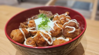 Mencoba Senasi Yakiniku Donburi Otentik Khas Jepang, Coba Di Sini