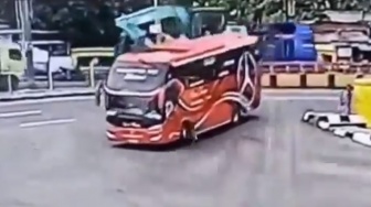 Nasib Nahas! Bocah Tewas saat Kejar Bus Telolet di Pelabuhan Merak