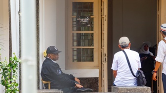 Suasana di Rumah Pahlawan Nasional Moh Yamin di Jalan Diponegoro 10, Menteng, Jakarta Pusat, Senin (18/3/2024). [Suara.com/Alfian Winanto]