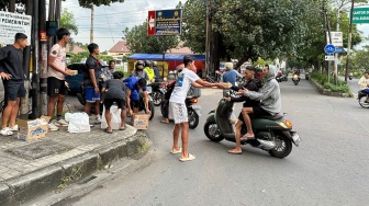 Dari Lapangan Hijau ke Jalanan: Selebrasi Juara Persis Solo U-20 Berbalut Kepedulian di Bulan Ramadan