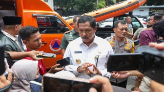 Modifikasi Cuaca Berhasil Kurangi Curah Hujan di Semarang, Nana Sudjana Minta Percepat Penutupan Tanggul Jebol