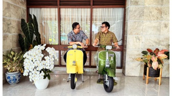 Momen Ceria Anies Bertemu Cak Imin Usai Pilpres 2024, Naik Vespa Bareng Cari Takjil