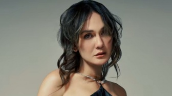 Luna Maya: Banyak Artis Operasi Plastik Karena Insecure