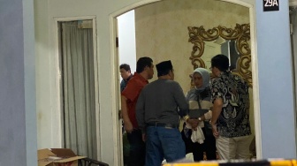 Jenazah Donny Kesuma Tiba di Rumah Duka, Isak Tangis Keluarga Pecah