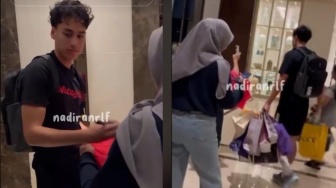 Jadi Primadona, Rafael Struick Dapat Banyak Hadiah dari Fans Cewek