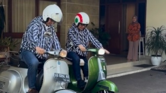 Pilih War Takjil Pakai Vespa, Anies-Muhaimin Santai di Detik-detik Pengumuman Rekapitulasi KPU