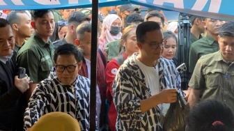 Sembari Tunggu Pengumuman Hasil Pilpres 2024, Anies-Cak Imin 'War Takjil' di Benhil