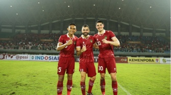 Tak Dipanggil ke Timnas Indonesia, Elkan Baggott 'Sambangi' Jordi Amat