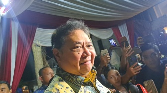 Enggan Ungkap Isi Perbincangan dengan Prabowo di Markas Golkar, Airlangga: Kami Belum Bahas Kursi