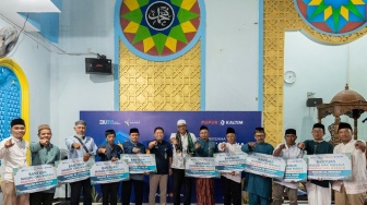 Pupuk Kaltim Salurkan Bantuan ke 30 Masjid dan Musala di Bontang