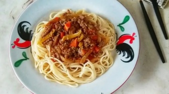 Variasi Sahur dengan Spaghetti Bolognese: Resep Sederhana yang Bisa Dicoba Siapa Saja!