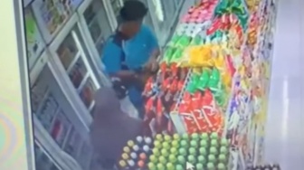 Sepasang Pria Wanita Ketahuan Nyolong Sampo Dan Sosis Di Minimarket Bekasi, Begini Tampangnya