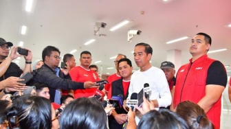 Tanpa Sepatah Kata, Jokowi Beri Isyarat Ini untuk Desain Baru Jersey Timnas