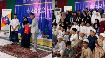 Takjil Gratis in Friday: Berbagi Bersama dengan Sekolah Muhammadiyah Rawamangun