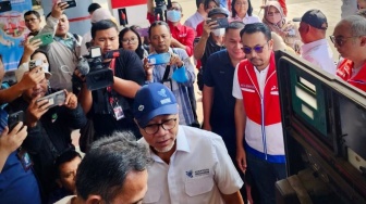 Pertamina dan Kementerian Perdagangan Segel Dispenser SPBU Nakal di Karawang