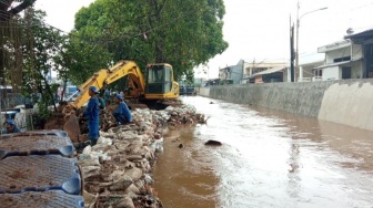 Busa Misterius di Ciliwung Terkuak, Gudang Transit Sabun Dicurigai