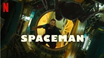 Ulasan Film Spaceman, Menyelami Sisi Lain Kehidupan Seorang Astronot