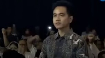 Datang Telat Saat Bukber TKN, Adab Gibran ke Prabowo Jadi Omongan