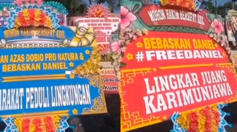 Pengadilan Negeri Jepara Dibanjiri Karangan Bunga Berisi Seruan Bebaskan Daniel Aktivis Lingkungan Karimunjawa
