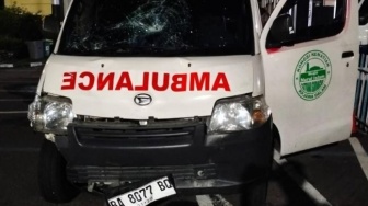 Bubarkan Tawuran, 2 Polisi Ditabrak Ambulans