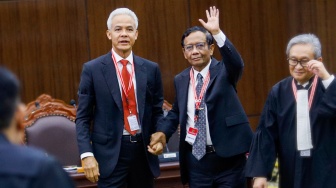 Ogah Mempengaruhi Opini di Luar Sidang Sengketa Pilpres di MK, Mahfud: Kita Lihat Saja