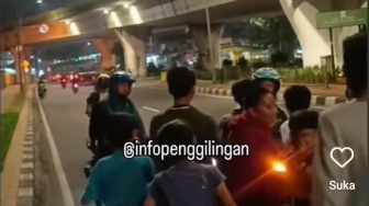 Panen Pujian, Viral Aksi Bocil Cegat Pemotor Lawan Arah di Flyover Pondok Kopi: Bahaya Pak, Putar Balik!