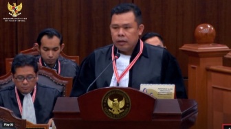 Ketua MK Tegur Pengacara KPU Gegara Berkali-kali Puji Hasyim Asyari di Sidang Sengketa Pilpres 2024