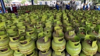 Kelangkaan Gas LPG 3 Kilogram Menghantui Warga Pemahan Ketapang
