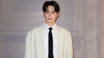 Karisma yang Menyala, Penampilan Minho SHINee di Fashion Show Roma Banjir Pujian