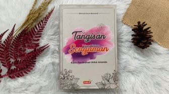 Mutiara Indah dalam Buku Selamat Tinggal Tangisan Selamat Datang Senyuman