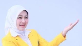 Tutorial Hijab Atalia Praratya Pakai Jilbab Segiempat: Bisa Untuk Banyak Gaya