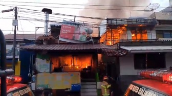 Api Membara Jelang Buka Puasa, 4 Ruko dan 2 Rumah di Balikpapan Hangus