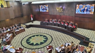 MK Tolak Gugatan 01 dan 03, Pengamat Politik Unisma Bekasi: Banyak Hakim Pro Presiden