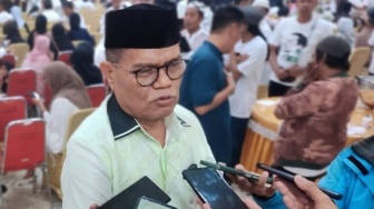 Rektor UNM Husain Syam Kantongi Surat Tugas Partai Golkar untuk Calon Gubernur Sulbar