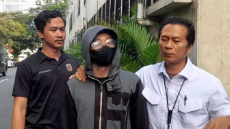 Petugas Damkar Jaktim Tega Cabuli Balitanya hingga Pipisnya Sakit, Tampangnya Melas usai Ditangkap Polisi