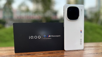 Review iQOO 12: Kalau Xiaomi 14 Mahal, Mending Beli Ini