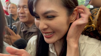 Sandra Dewi Keluar Gedung Kejaksaan Agung: Doain Ya, Jangan Bikin Berita Tidak Benar