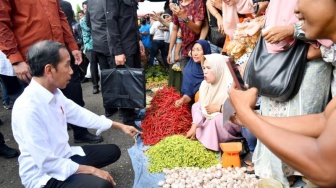 Biar Tetap Ramai Pengunjung, Jokowi Tekankan Pentingnya Revitalisasi Pasar