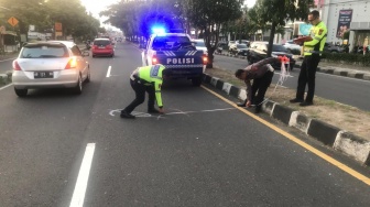 Benturan saat Hendak Menyalip Truk Molen dan Bus Pariwisata, Pengendara Sepeda Motor Tewas di Ringroad Utara