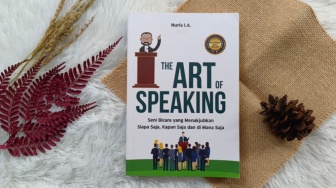 Menjadi Pembicara yang Menakjubkan dalam Buku "The Art of Speaking"