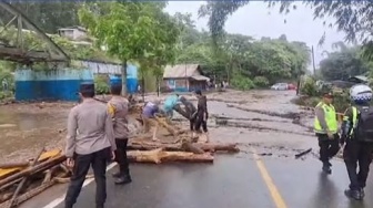 Banjir Lahar Dingin, 13 Warga Sumbar Dilaporkan Meninggal Dunia