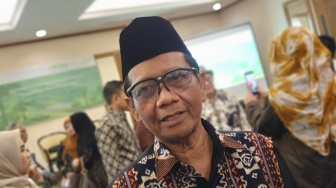 Ditelepon Luhut, Mahfud MD Tolak Jabatan Menteri karena Beda Kubu dengan Jokowi
