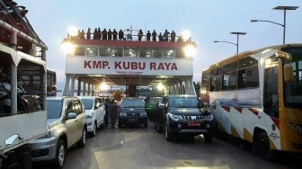 Jadwal Kapal Ferry KMP Kubu Raya Rute Rasau Jaya - Teluk Batang