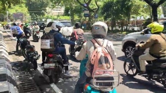 Demi Sang Buah Hati, Pemudik dari Tangerang Ajak Kucing Kesayangan Mudik ke Semarang