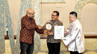 Kedepankan Aspek Lingkungan dari Pemberdayaan, Pupuk Kaltim Raih The Best Anugerah UKM TJSL Awards 2024