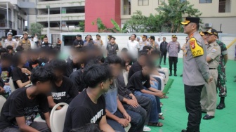 71 Remaja Tukang Konvoi Terjaring Operasi Ketupat di Jakarta Barat, 14 Orang Positif Narkoba