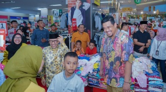 Semringah 500 Anak Yatim Dhuafa di Medan Kala Diajak Bobby Nasution Belanja Pakaian dan Perlengkapan Lebaran