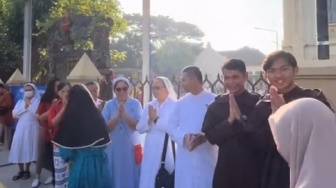 Indahnya Toleransi! Video Frater dan Suster Katolik Sambut Umat Muslim Usai Salat Idul Fitri