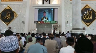 Ribuan Muslim Salat Idulfitri di Masjid Syekh Yusuf Gowa