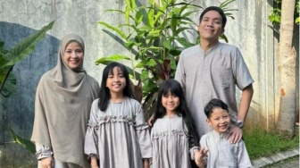 Giliran Anak Bungsu Desta Ingin Orangtuanya Tidur Bareng Lagi, Natasha Rizki Sampai Bengong